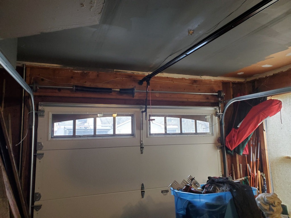 garage door repair near Bloomingdale IL