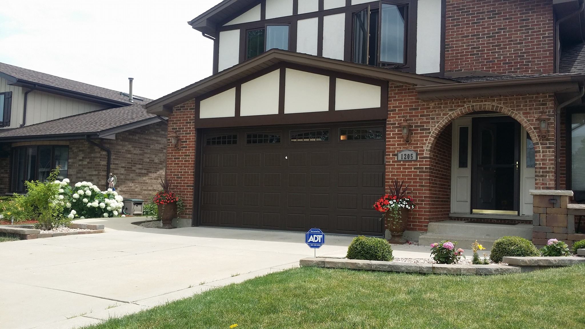 garage door services near you in Bensenville, IL